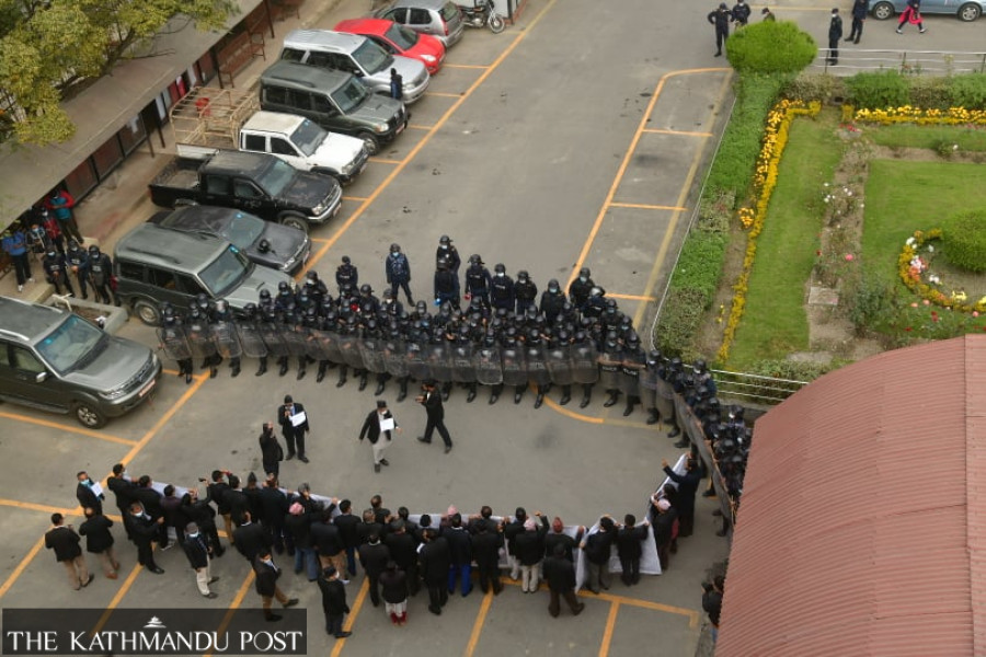 Lawyers’ protest against Rana to continue even as justices return to duty