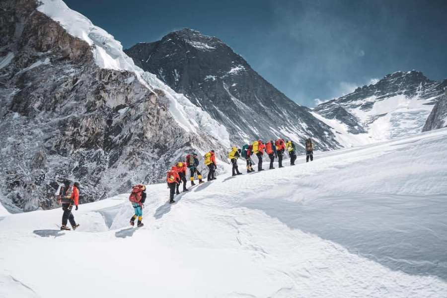 12 Nepalis atop Mt Everest amid virus scare