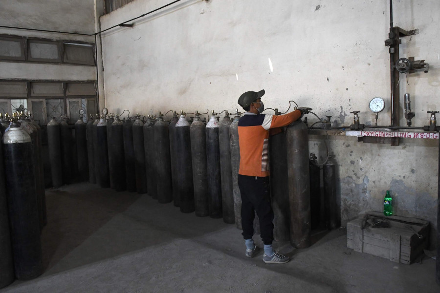 No oxygen for households without doctors’ prescription, manufacturers say