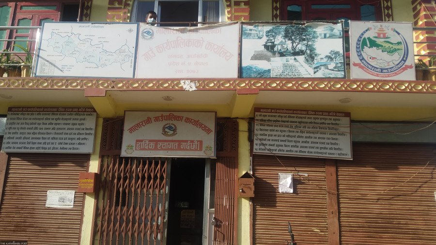 Local unit provides aid to students from poor families