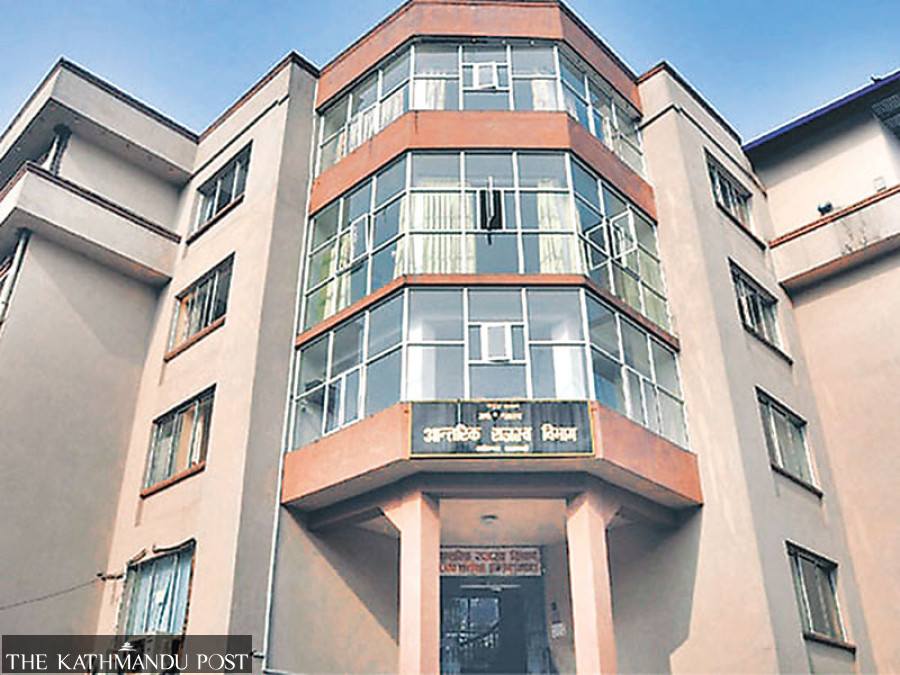 Government presses businesses over taxes