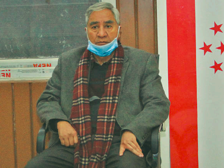 Congress weighs options as both Oli and Dahal-Nepal factions make overtures to it