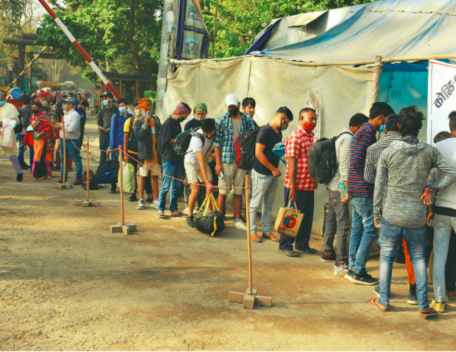 Migrant workers start returning home as India reports rise in Covid-19 cases
