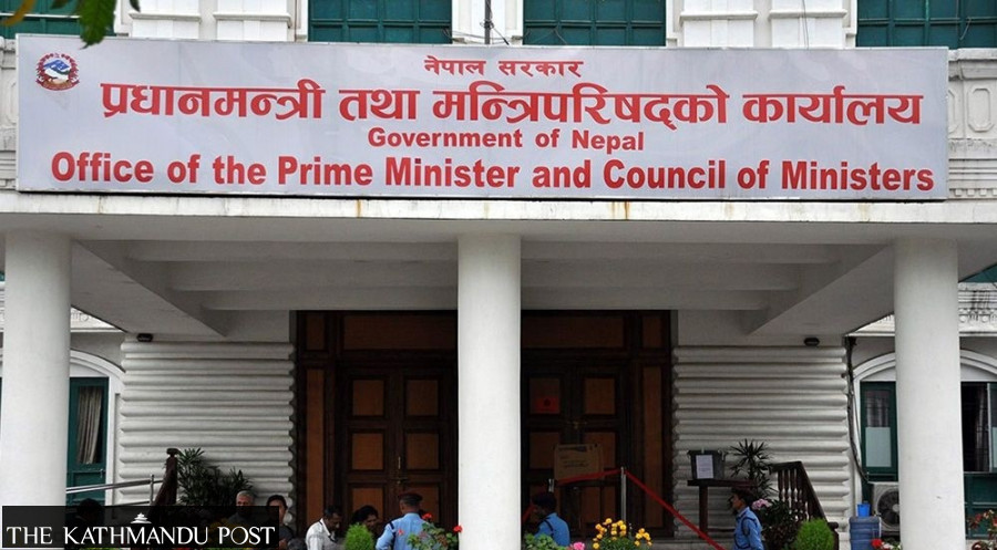 Government changes three provincial chiefs