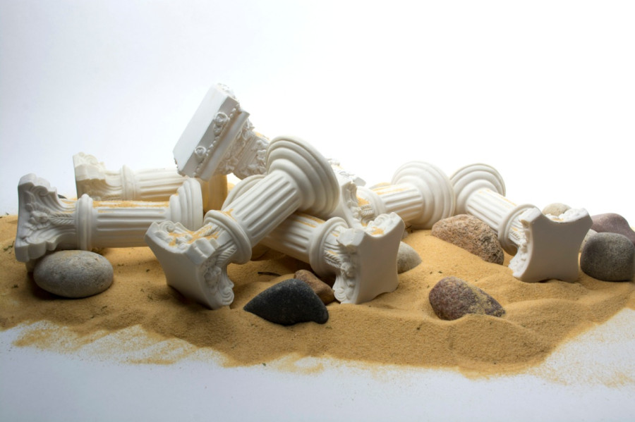 Severe flaws in the governance system