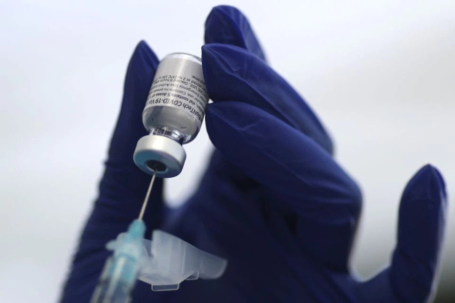 Syringe shortage delays Pfizer vaccination