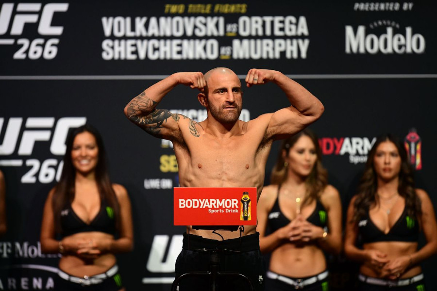 Volkanovski, Shevchenko retain titles at UFC 266
