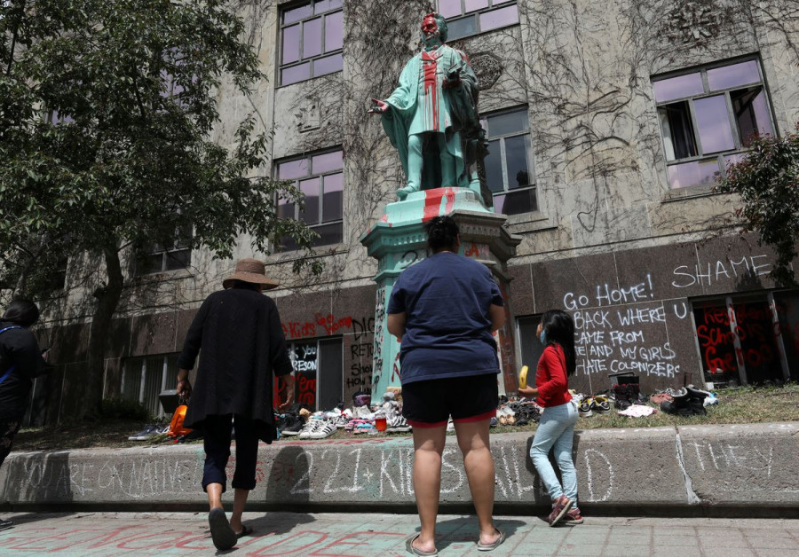 Canadian Catholic bishops apologise for role in indigenous residential schools
