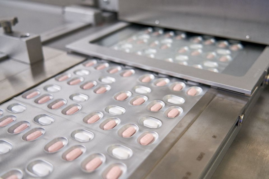 US authorises Pfizer oral Covid-19 treatment, first for at-home use