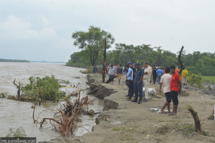 7 killed in floods, landslides in districts
