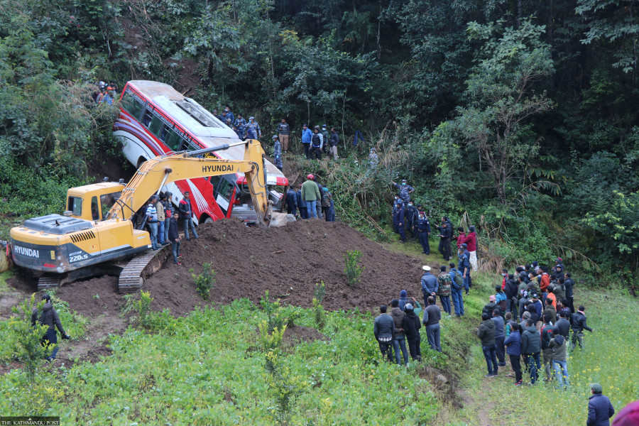 11 killed and 16 injured in separate accidents on Sunday