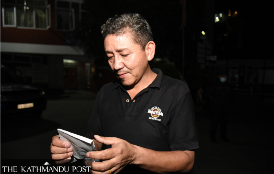 Security guard who asked a minister to wait in queue freed