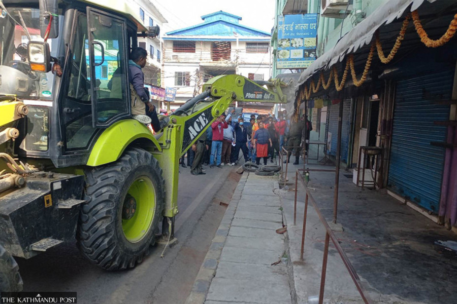 Biratnagar Metropolis starts demolition drive to remove illegal structures
