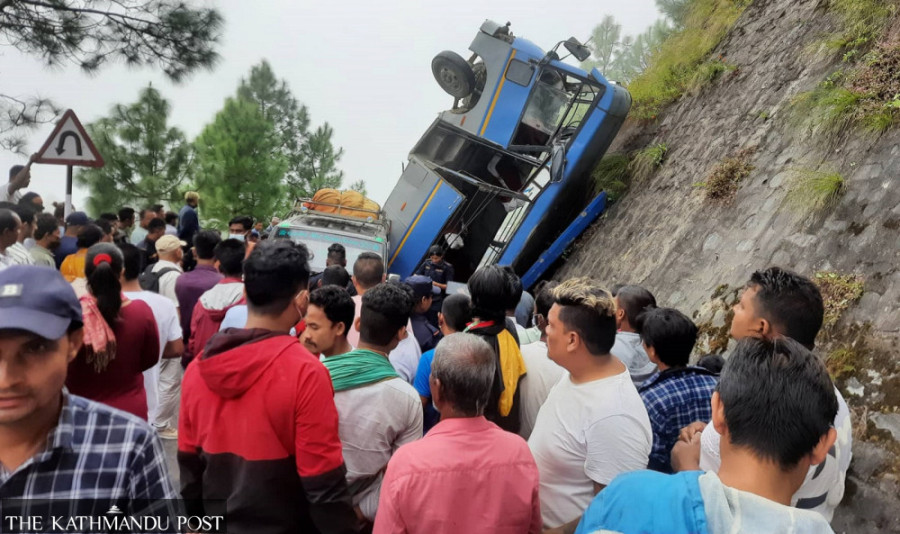 12 dead, more than 35 injured in two separate road accidents