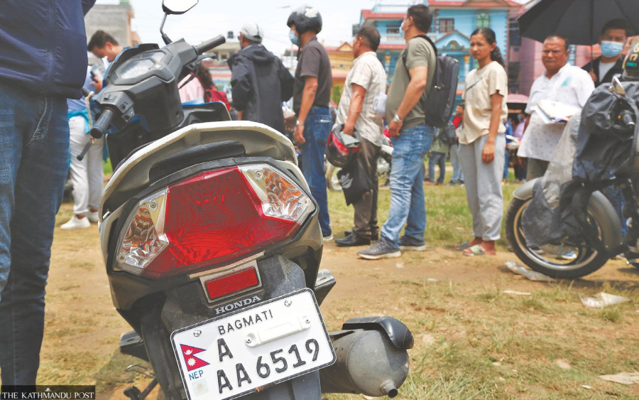 After criticism, government mulls embossed number plates in Devanagari script