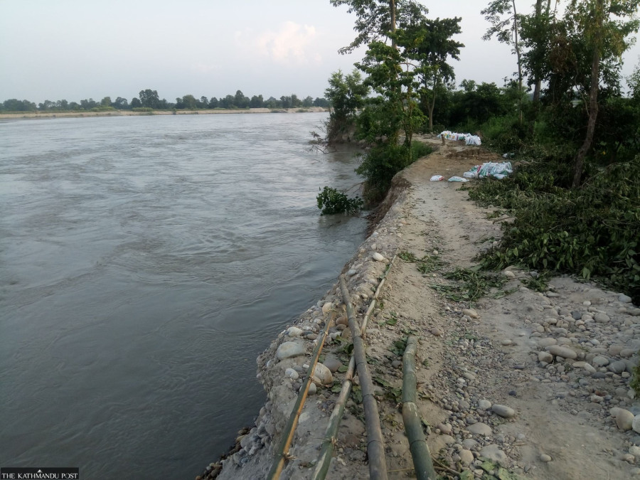 Delay in embankment repair worries Tikapur residents