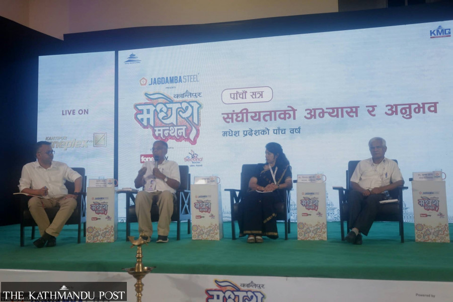 Federal government itself is anti-federal, politicians and experts say