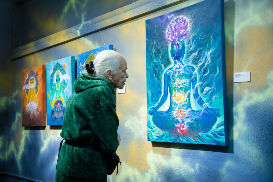 Of private art collections and deities