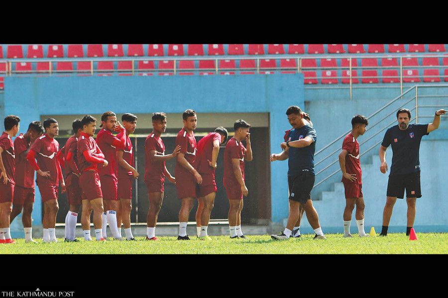 Ten footballers leave national camp without notice