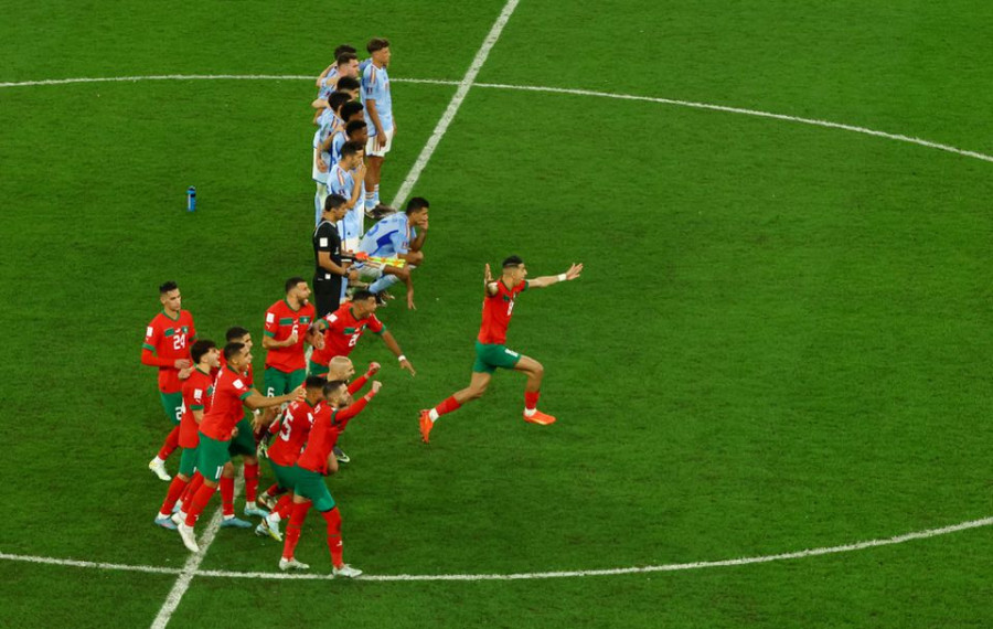 Brave Morocco advance as Spain flop in shootout