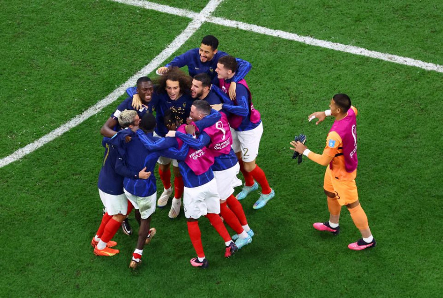 France into final with 2-0 win as Morocco go down fighting