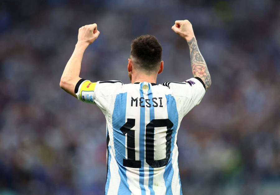 Argentina crush Croatia, Messi’s dream lives on into final
