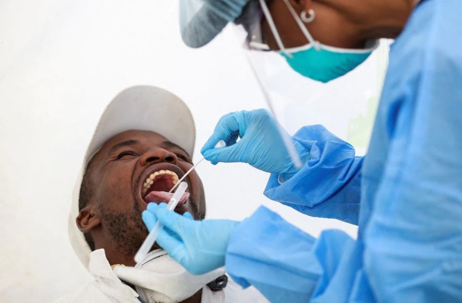 South African studies suggest Omicron has higher ‘asymptomatic carriage’