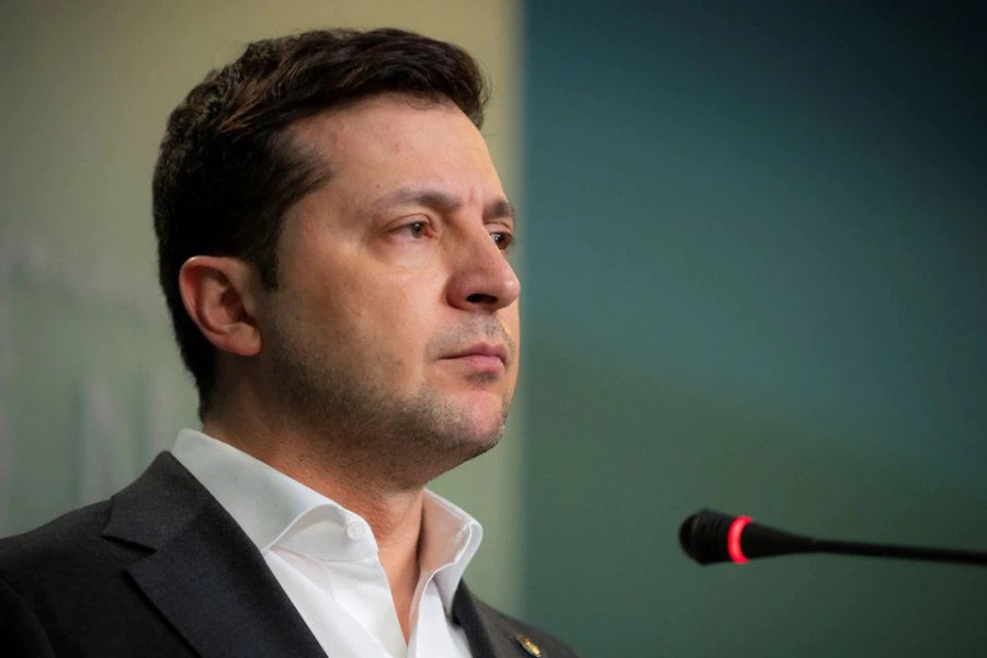 Ukraine’s president vows to stay put as Russian invaders approach