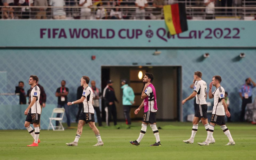 Germany look for great escape against Spain to avoid early exit