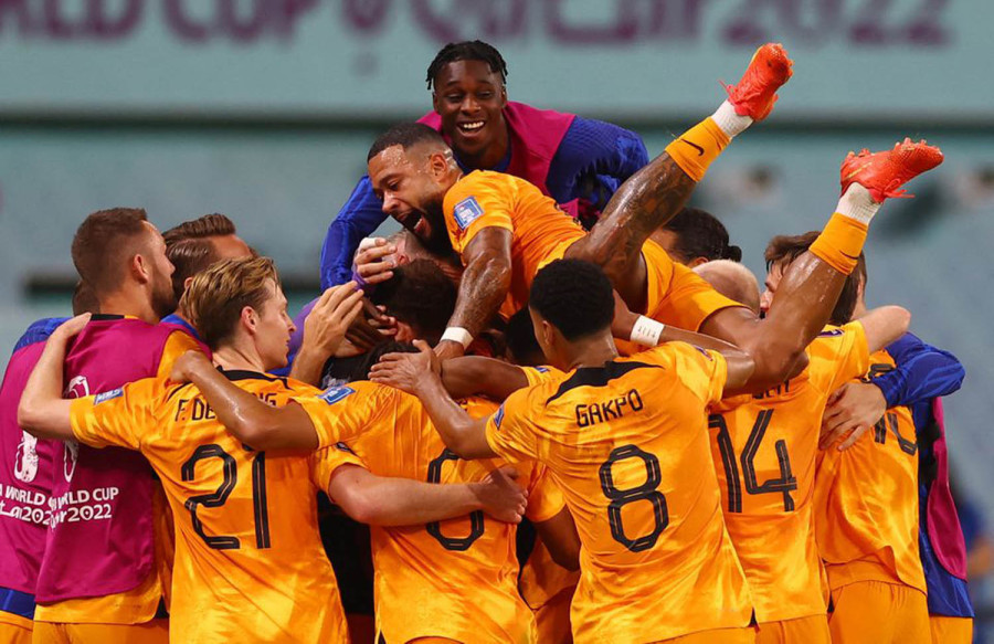 Netherlands move to World Cup knockout stages with 3-1 win over US