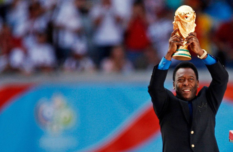 Football’s ‘King’ Pele mourned around the globe