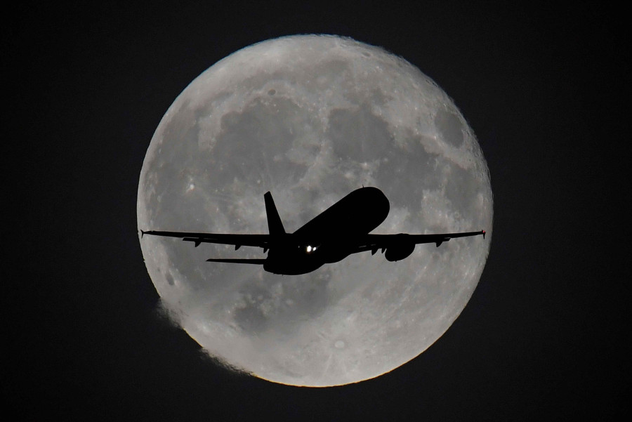 ‘Perfect storm’ for airlines facing strong US dollar and high oil prices