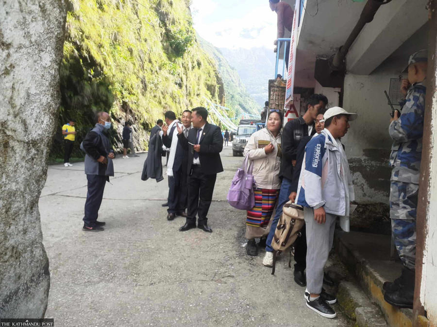 Chinese tourists enter Nepal after Tatopani border reopening