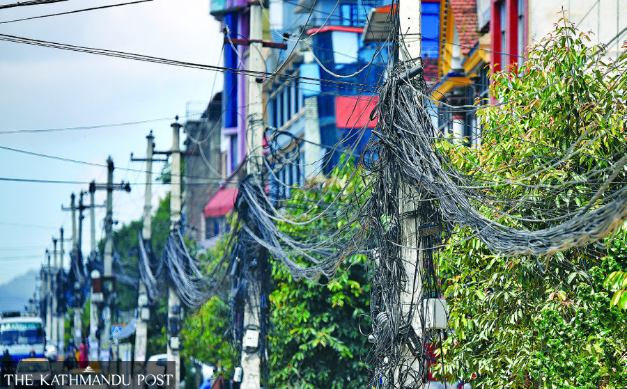 Power utility and ISPs lock horns over pole rental fee again