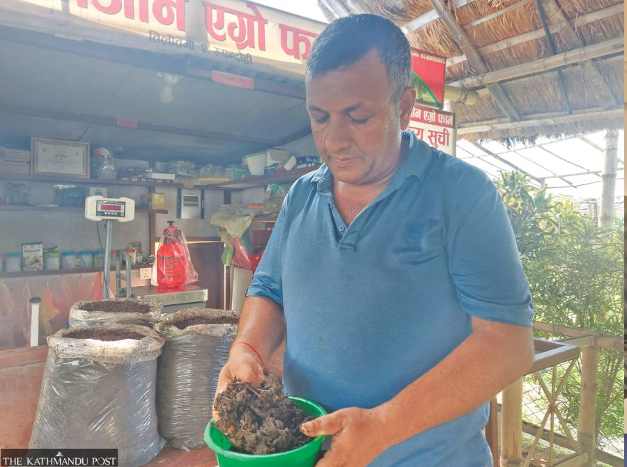 Earthworm production raises farm income
