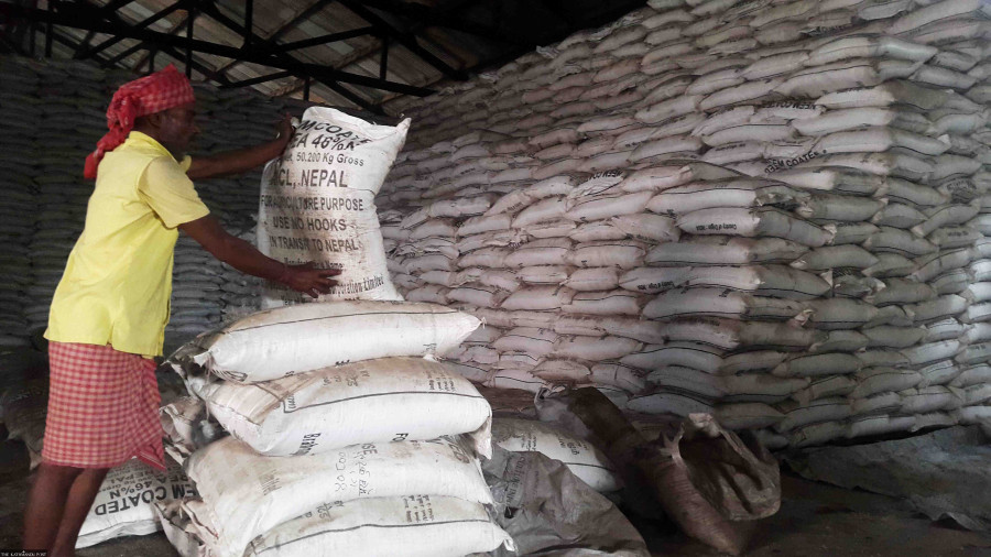 Farmers suffer as chemical fertilisers get stalled in warehouses