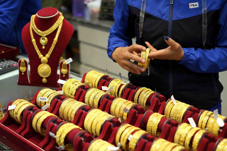 Gold surges to Rs113,300 after announcement of import duty