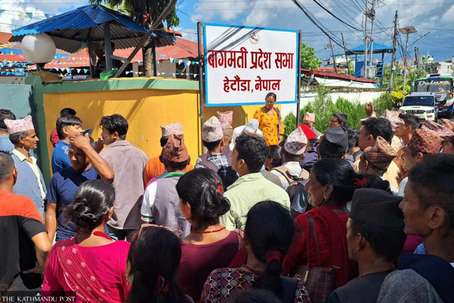 Monkey-afflicted farmers from Dhading protest in Hetauda