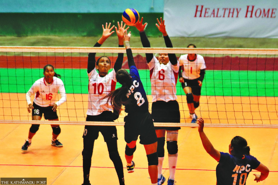 New Diamond, APF enter volleyball final