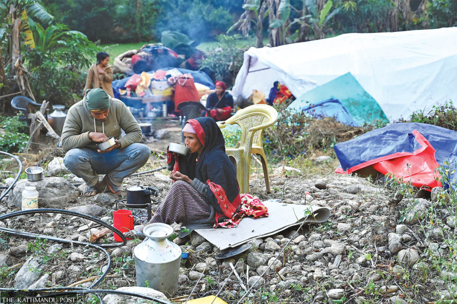 Aid dispersal begins in quake-hit areas