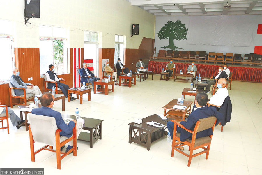 Congress rival factions devise strategies to counter each other at central working committee meeting