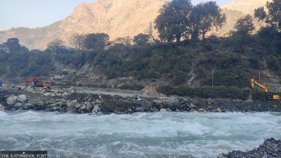 Darchula officials, locals sit with Indian side to ease border tension