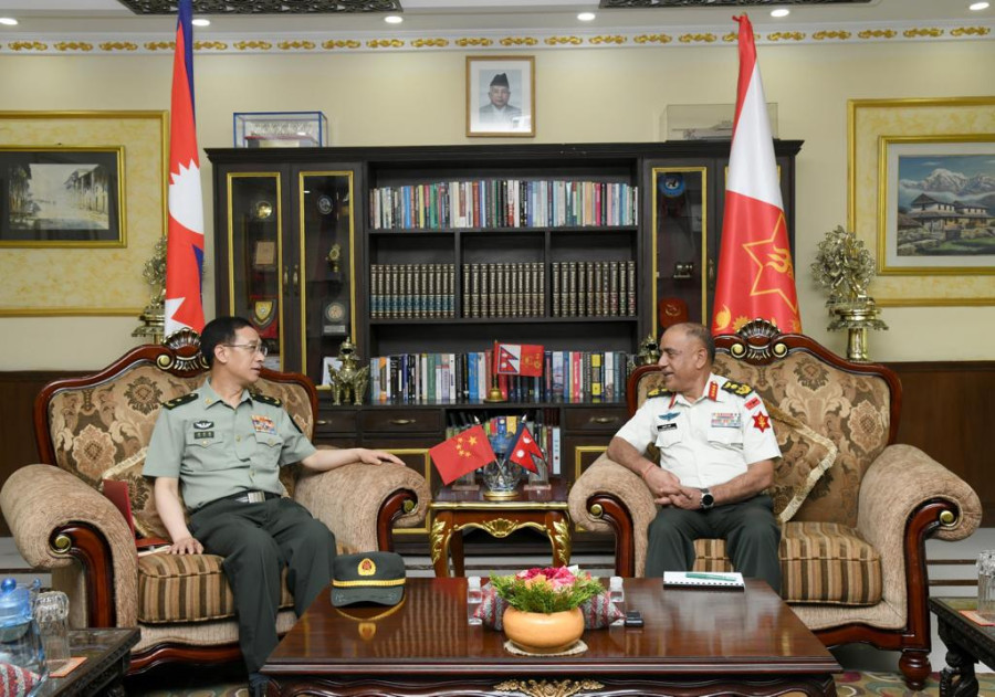 Chinese Major General calls on Nepal Army chief Sharma