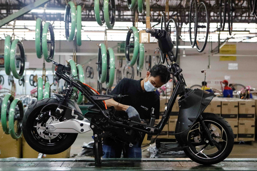 Indians, Chinese apply to build electric vehicle plants