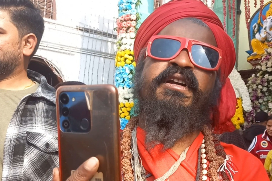 Sadhus at Shivaratri seek Wi-Fi solace