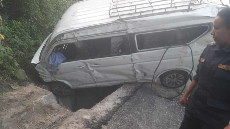 One dead, eight injured in Kavre road accident