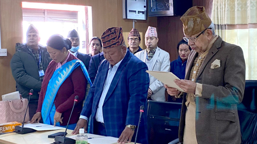 Two lawmakers take oath of office and secrecy