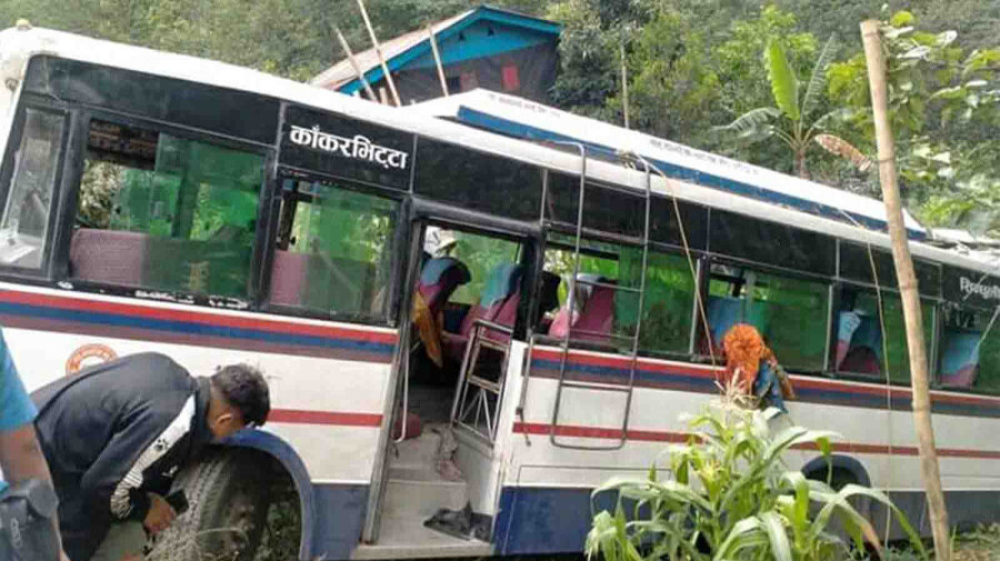 Four injured in Phidim bus mishap