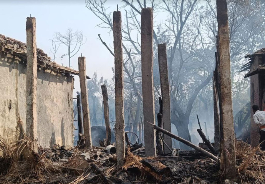 Rautahat fire destroys 21 houses