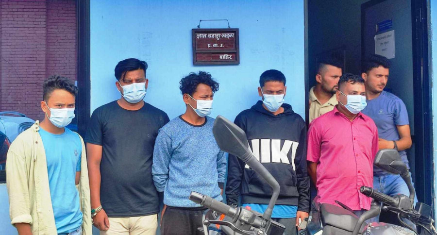 As looting cases rise, people warned to be alert during walks, temple visits